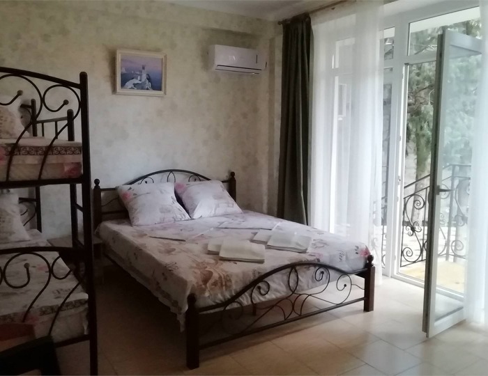 Номер стандарт семейный с 1 двуспальной кроватью и 1 двухъярусной кроватью - Гостевой дом «Волна» Симеиз
